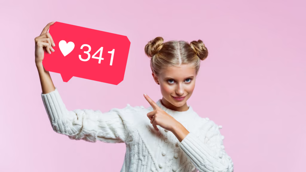 Jeune femme pointant un compteur de 341 mentions J’aime